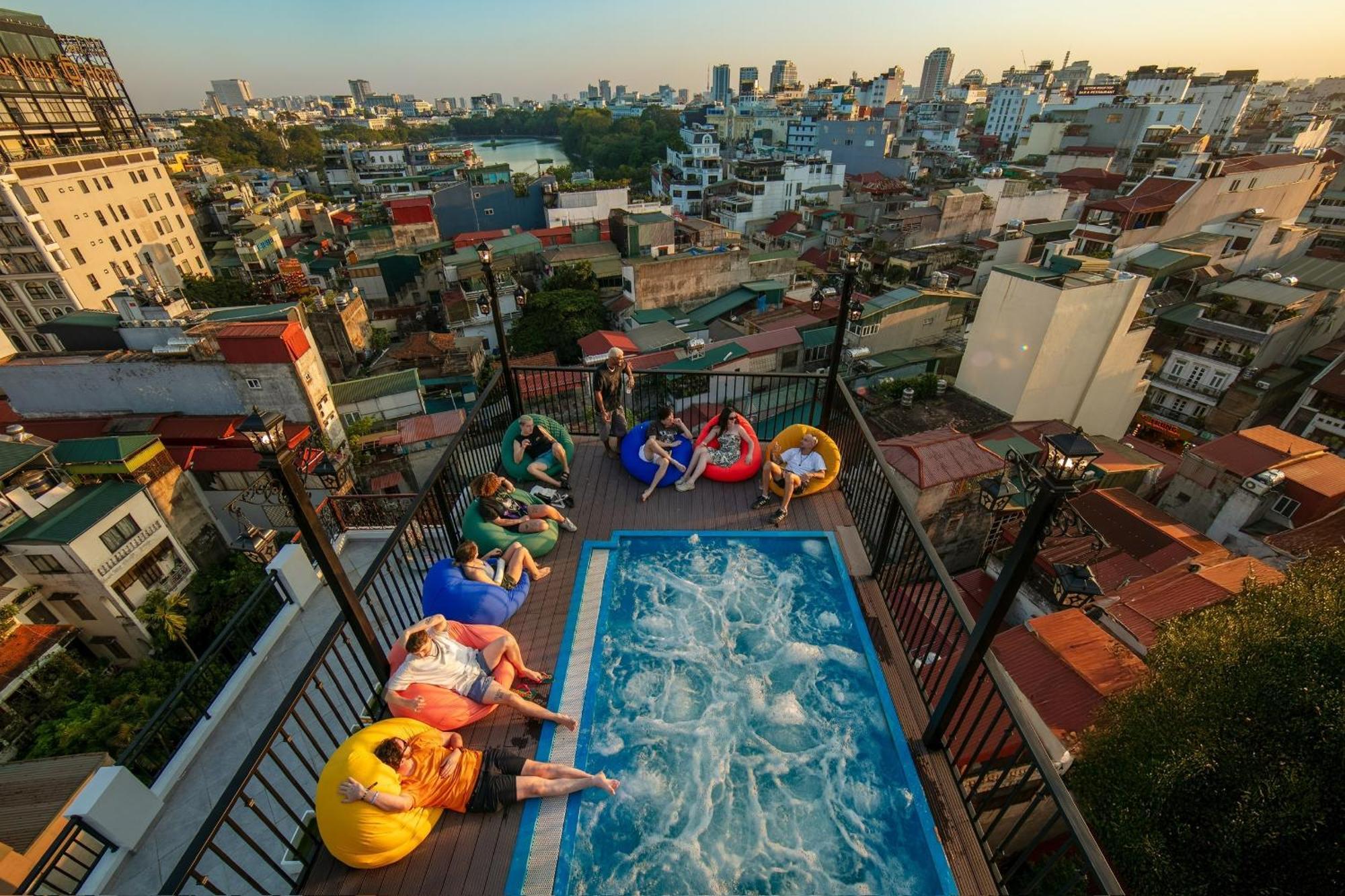 Lakeview Backpackers Hostel & Rooftop Bar Hanói Exterior foto