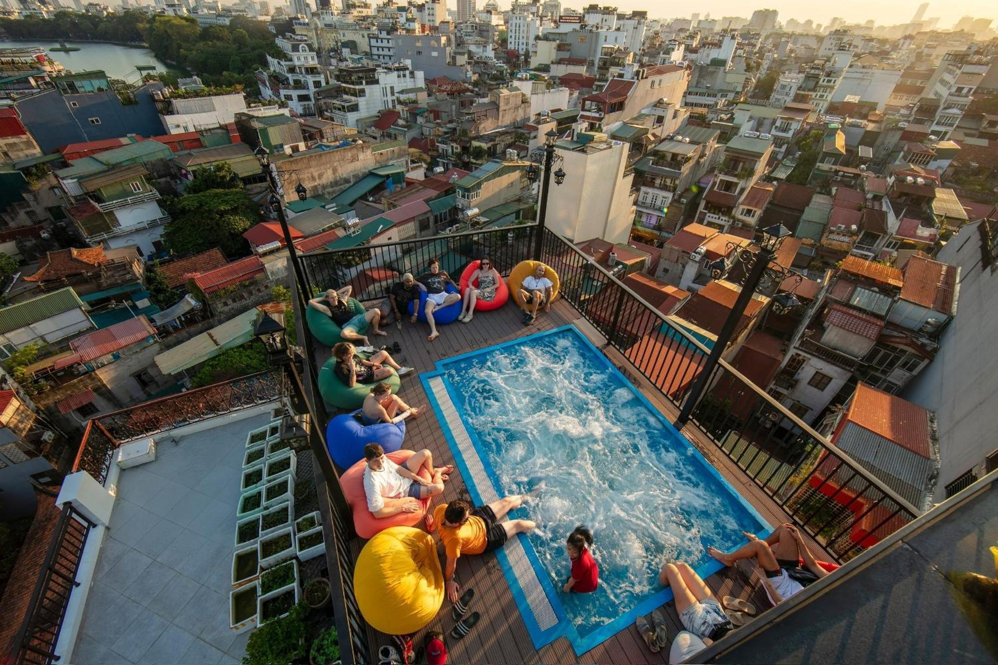 Lakeview Backpackers Hostel & Rooftop Bar Hanói Exterior foto