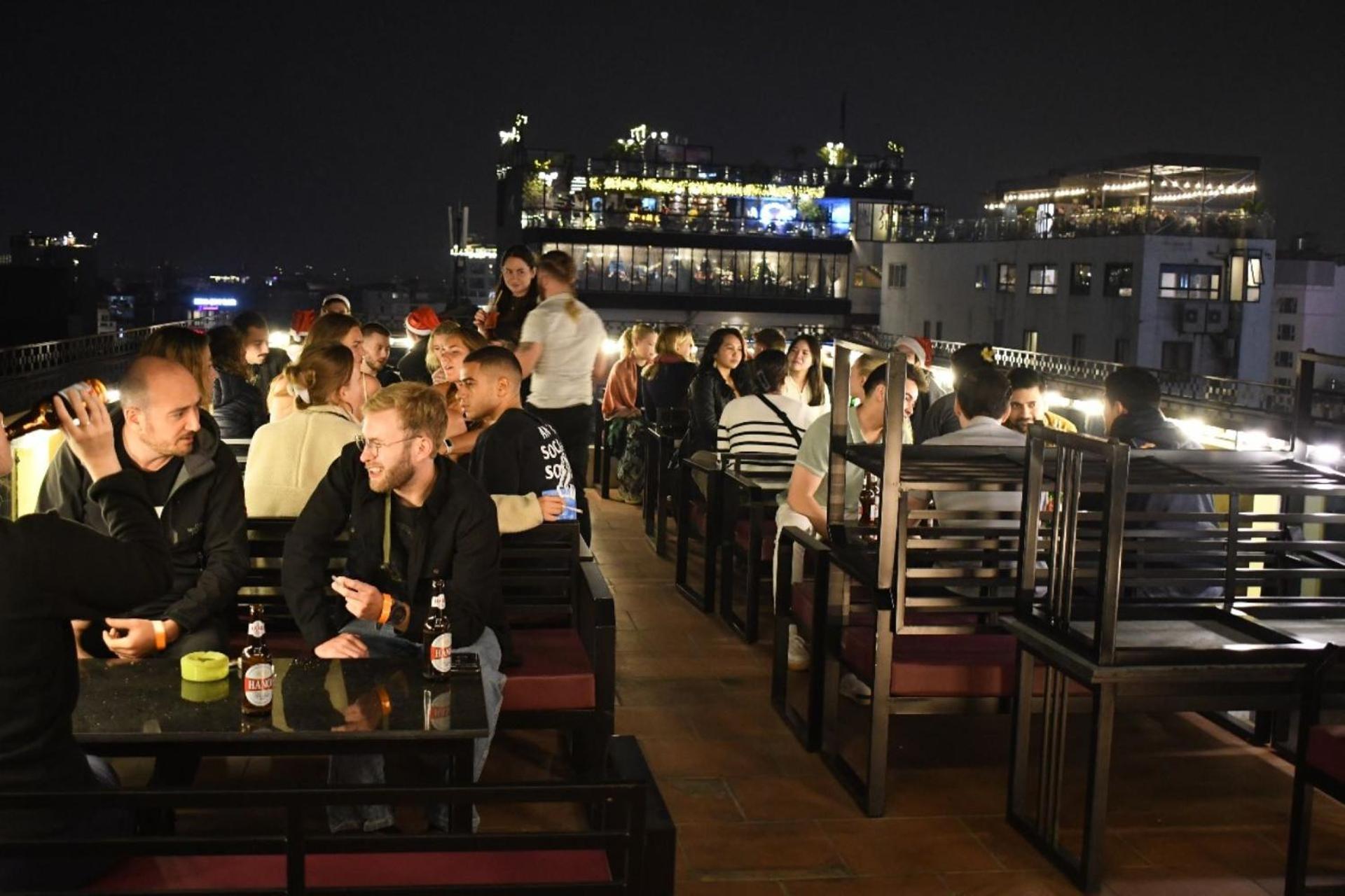 Lakeview Backpackers Hostel & Rooftop Bar Hanói Exterior foto